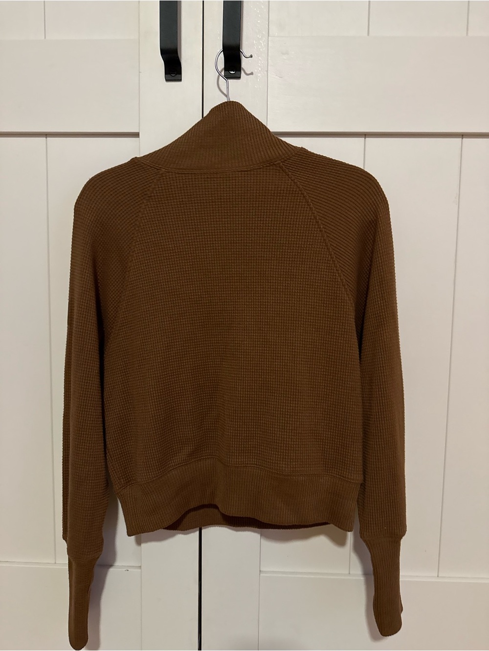 ALO Yoga Waffle Weekend Escape Mock Neck Long Sleeve - Espresso - Picture 4 of 5